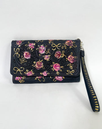The Rose & Noir wristlet is such pretty place to stash some cards, some cash & coins. Every time you use it feel all kids of joy with the lovely rose & golden pattern.